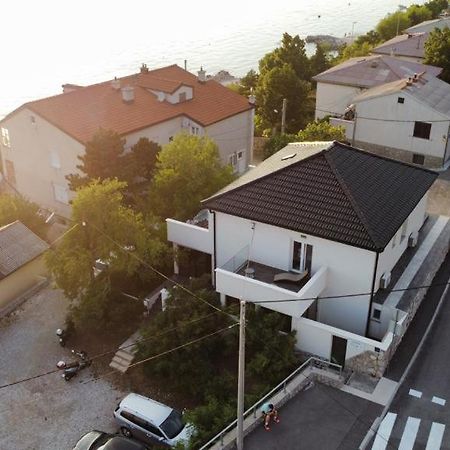 Izzy 2 Apartment Senj  Ngoại thất bức ảnh