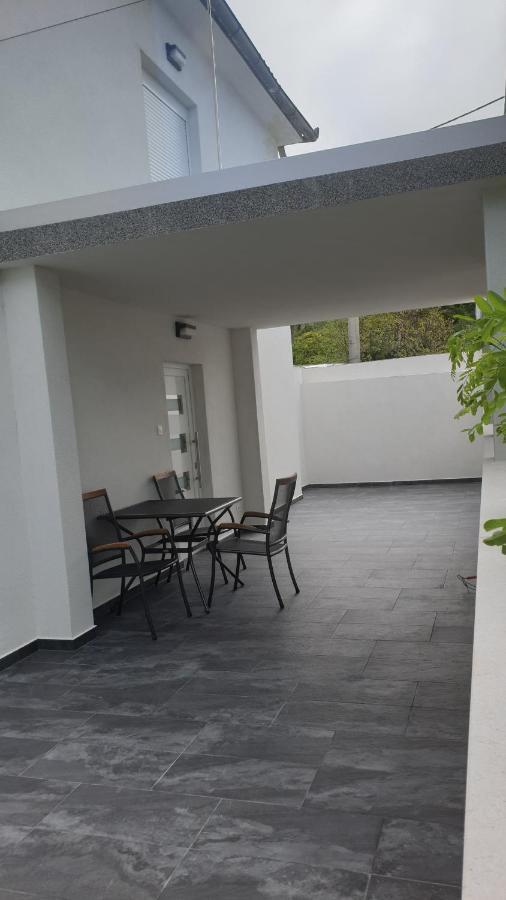 Izzy 2 Apartment Senj  Ngoại thất bức ảnh